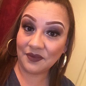 Meet your Posher, Cinthia